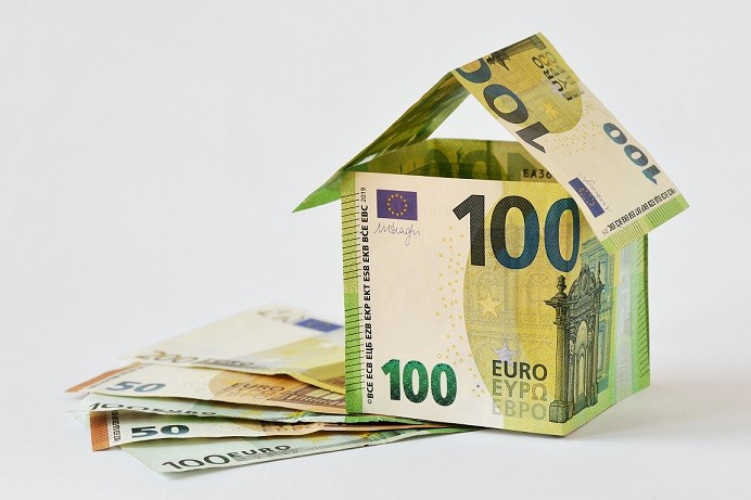 Mutui e Bce: 200mila famiglie hanno saltato le rate   --- (Fonte immagine: https://www.comunicati-stampa.net/immaginics/large/4fa7fcb0f451492f91d997dadc8e7287.jpg)