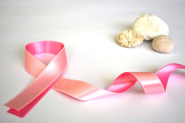 Tumore al seno, le iniziative del mese della prevenzione  --- (Fonte immagine: https://www.comunicati-stampa.net/immaginics/large/929d3e889c624969a64f9539e243c427.jpg)