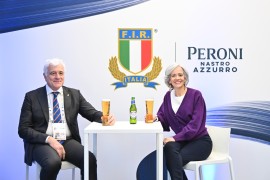 Iconico, unico, dal carattere italiano e con stile internazionale: questo il nuovo Peroni Nastro Azzurro Terzo Tempo aperto oggi a Roma 