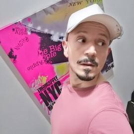 Alex Parravano: vocal coach professionista, raffinato cantautore