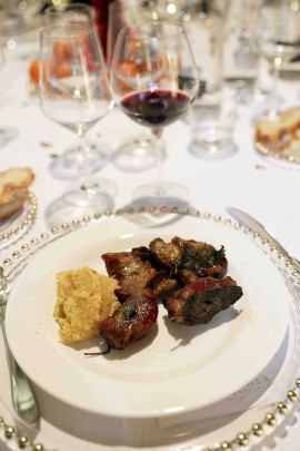 Lo “Spiedo di Natale” da Villa in Franciacorta è servito. E accompagnato da una pregiata selezione di vini, per vivere un’esperienza memorabile   