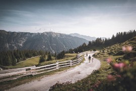 Racines, le passeggiate più belle con partenza da Tenne Lodges & Chalets