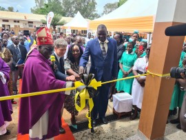 Uganda: inaugurato il nuovo centro oculistico chirurgico che offre servizi inclusivi alla popolazione fragile