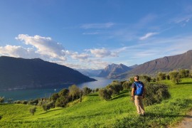 Fra Brescia, la Franciacorta, il lago d’Iseo, la Valle Camonica, il lago di Garda cinque cammini imperdibili per chi predilige la camminata lenta
