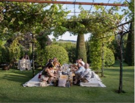 Picnic in vigna, una serata di condivisione e bellezza a Montina nel cuore della Franciacorta