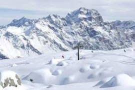 Cortina si risveglia sotto la neve