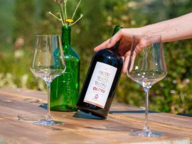 Unlitro 2024: il carattere dell'annata prende forma. Un blend gentile per il rosso conviviale di Ampeleia, tra freschezza, speziatura e abbinamenti che sanno di Alta Maremma