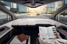 Senza autista e ora anche senza volante: i taxi cinesi a guida autonoma iniziano a essere testati nel 2023