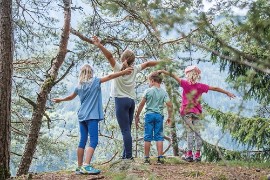 Con Adventure Book e il Sentiero Avventura nel Bosco il soggiorno nell’Area Vacanze Sci & Malghe Rio Pusteria diventa un gioco da ragazzi