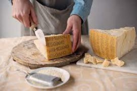 TASTE 2024: il Parmigiano Reggiano torna a Firenze con un focus sulle lunghe stagionature in occasione del novantesimo compleanno del Consorzio