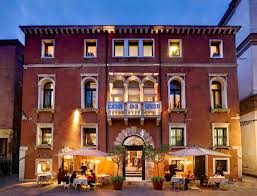 Long weekend primaverili nelle città di Planetaria Hotels