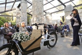 Genova - Euroflora: consegnato al Comune di Genova il Premio per la Mobilità Sostenibile