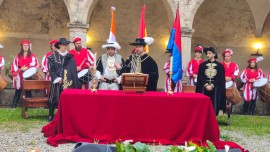 Morano Calabro - La Festa della Bandiera incanta il pubblico, un trionfo di storia, tradizioni e spettacolo 