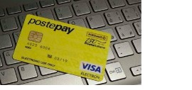 Sta circolando una mail di accredito che sembra arrivare dalle Poste e da Postepay: ignoratela o vi svuoterà il conto!