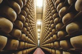 Il Consorzio del Parmigiano Reggiano annuncia gli ottimi dati del primo semestre 2024: crescono vendite totali (+15,1% rispetto a gennaio-giugno 2023), Italia (+12,9%) ed estero (+17,5)