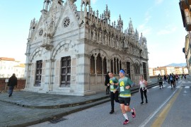 Stranieri e tante donne, tre settimane alla XXIV Maratona di Pisa del 17 dicembre