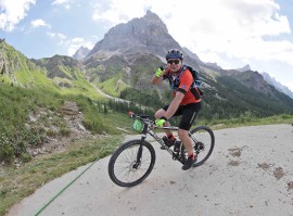Mythos week festival alle porte. Si comincia con la alpine gravel in primiero