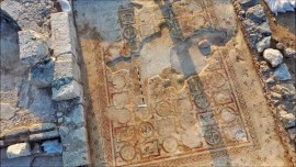 Scoperto nel centro di Israele un convento di 1500 anni fa con pavimento a mosaico