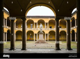 Ragazza disabile malata di tumore minacciata e umiliata dal personale dell'Università di Pavia perchè mangiava in aula