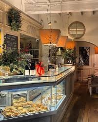  Casa&Bottega, il salotto del gusto all day long in via dei Coronari a Roma, rinnova il menù e presenta i nuovi piatti con “l’uovo al centro” grazie alla consulenza di Paolo Parisi