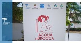 Acqua in brocca fa tappa a Polignano “che io possa esser dannato se non ti amo”