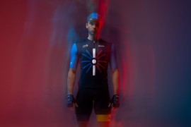 CICLISMO: svelato il completo Santini che celebra l’ultima tappa del Tour de France 2023