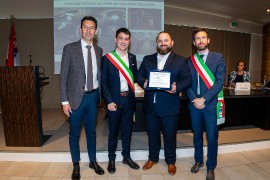 OMAGGIO “Langhe-Roero e Monferrato: Onde di bellezza e geometrie coltive nei paesaggi e nei paesi del vino”. Celebrati la Slovacchia e gli artefici dei paesaggi Unesco