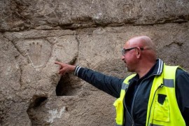 Scavi a Gerusalemme portano alla luce resti di un fossato di 1.000 anni fa e l'impronta di una mano sul Muro Occidentale 