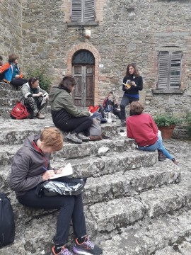 PARENTESI MOBILI, la prima iniziativa di scrittura in cammino, realizzata grazie alla collaborazione tra la Libera Università dell’Autobiografia di Anghiari, il Circolo Thoreau e il Circolo LUA di Parma