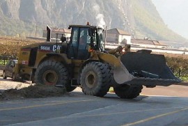 Un corso in presenza per l’uso sicuro di motoseghe ed escavatori