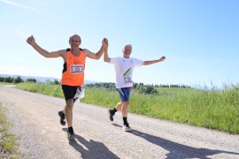 Andrea Nawratil e Jessica Galleani vincono la 2^ Crete Senesi Ultramarathon, oltre 1000 in festa