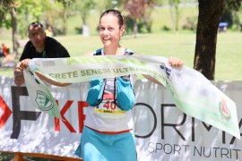 Che festa la 1a Crete Senesi Ultramarathon, buona la prima. Vincono Alessio Bozano e Daniela Battisti