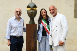La città di Firenze si arricchisce di una scultura monumentale di Antonio Signorini. “LUCE” entra a far parte permanentemente del patrimonio della città