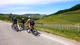 E-bike tour tra i vigneti del Barolo. La nuova proposta “verde” del Villaggio Narrante in Fontanafredda & Casa E. di Mirafiore per scoprire il territorio delle Langhe Patrimonio Mondiale dell’Unesco su due ruote