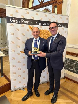 Il Leone D’Oro di Venezia va ad Angelo Simonetti, il gran premio internazionale premia la storia dell’espresso napoletano