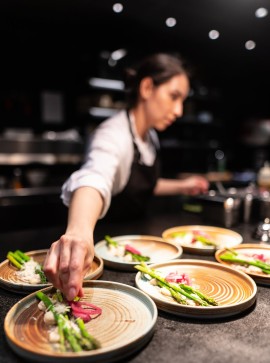La rivoluzione femminile si fa (anche) in cucina