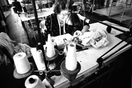 Musei di Palazzo dei Pio: Solo la Maglia. La tradizione tessile a Carpi nelle fotografie di Ferdinando Scianna in mostra 