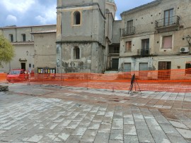Morano Calabro (Cs) - Al via i lavori di pavimentazione di Piazza Maddalena