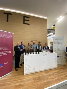Il Consorzio Barbera d'Asti e Vini del Monferrato ha presentato a Vinitaly il progetto di restyling dei Vini DOCG