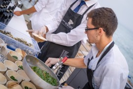 Martedì 8 agosto la Cena Spettacolo on the beach a Grado di Friuli Venezia Giulia Via dei Sapori