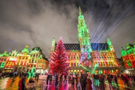 A Bruxelles è tempo di mercatini di Natale. Tra le novità un giardino segreto e una pista di curling 
