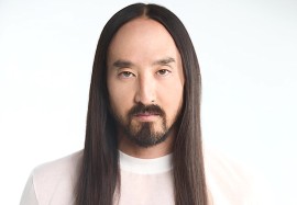 Il 6 agosto 2025 Steve Aoki fa di nuovo scatenare Praja Gallipoli (LE)