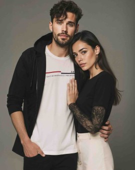 2WATCH rivoluziona il fashion: la Campagna Adv di Baci & Abbracci nasce dall’Intelligenza Artificiale