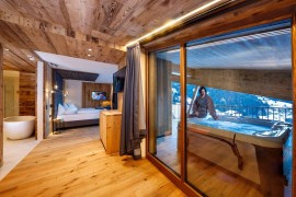 Il benessere è privé e con vista panoramica nella ArGINtum Suite dell’hotel Gassenhof, il “Luogo delle Emozioni” della Val Ridanna