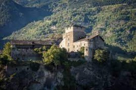 Valle d’Aosta, riapre il Castello Sarriod de la Tour: si alza il velo sul Quattrocento valdostano
