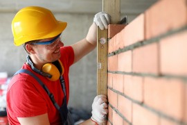 Intelligenza artificiale e artigiani della casa in crisi, la risposta al calo di occupati e fatturati