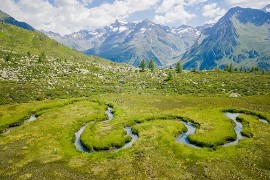 Bagno nella foresta e biotopo Wieser Werfer: esperienze di benessere a contatto con la natura nell’area vacanze Valle Aurina