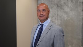 Tumori testa-collo: con le nuove tecnologie la chirurgia maxillo-facciale rimuove la neoplasia e ricostruisce il volto senza incisioni. Si recupera il proprio aspetto e si riducono i rischi di infezione