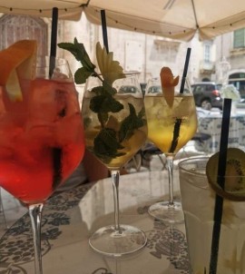 A Siracusa Davide Nobile, 38 anni, da artista circense a imprenditore di successo nell’HORECA con soli due mesi e mezzo di formazione  alla MIXOLOGY Academy