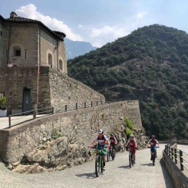 Al Forte di Bard una nuova spettacolare terrazza panoramica e un percorso per e-bike e due stazioni di ricarica